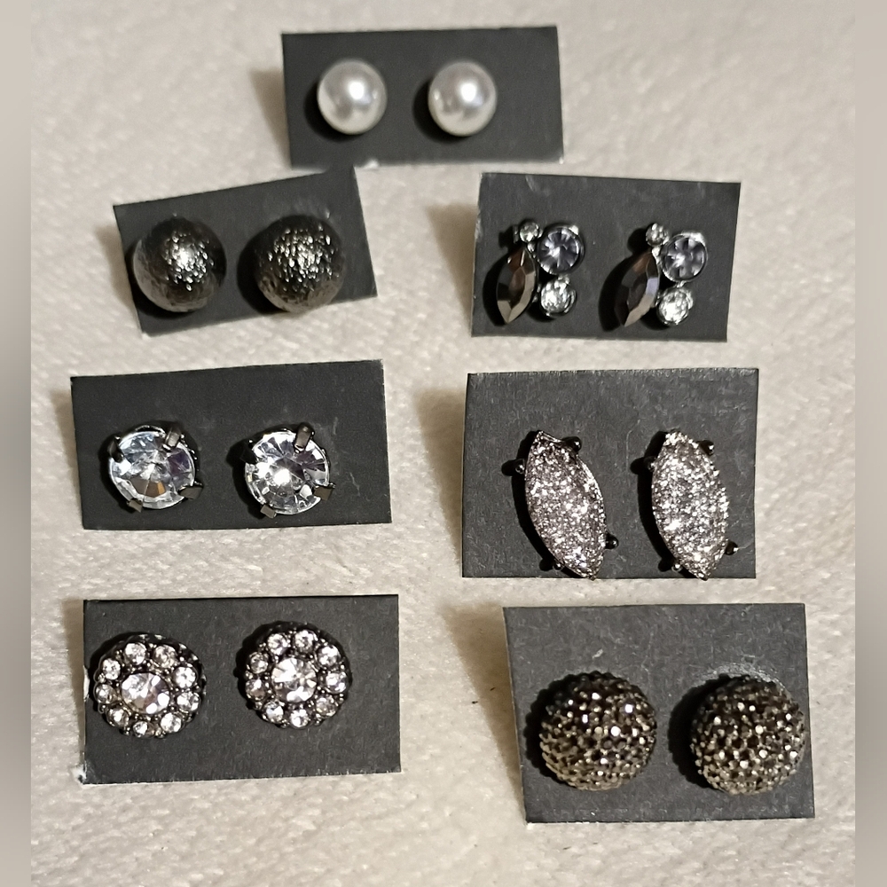 Elegant Silver and Black Stud Earrings Set